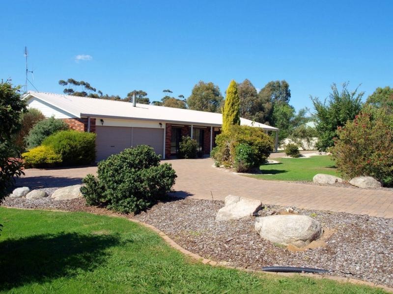 70 Jacksons Lane, Heathcote VIC 3523