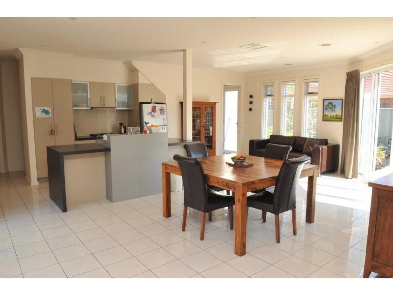 4 Parkdale Close, White Hills VIC 3550