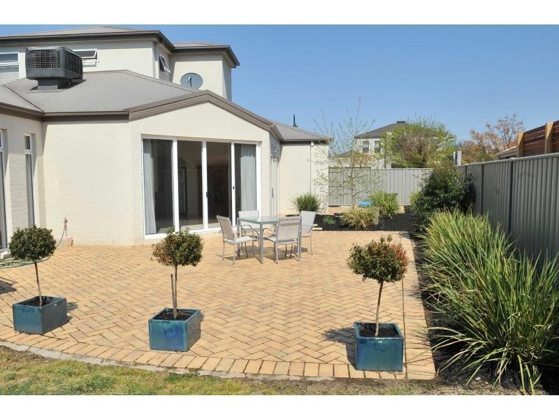 4 Parkdale Close, White Hills VIC 3550