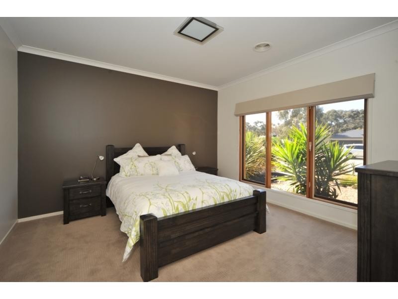 77 Mc Ivor Forest Drive, Bendigo VIC 3550