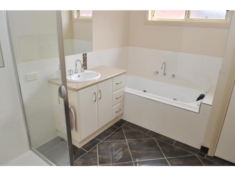 6 Moonah Court, Bendigo VIC 3550