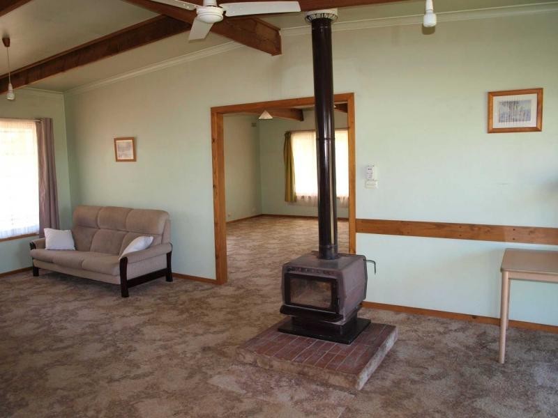 10 Railway Court, Heathcote VIC 3523