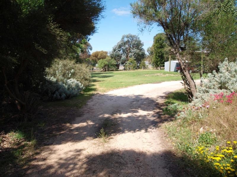 10 Railway Court, Heathcote VIC 3523