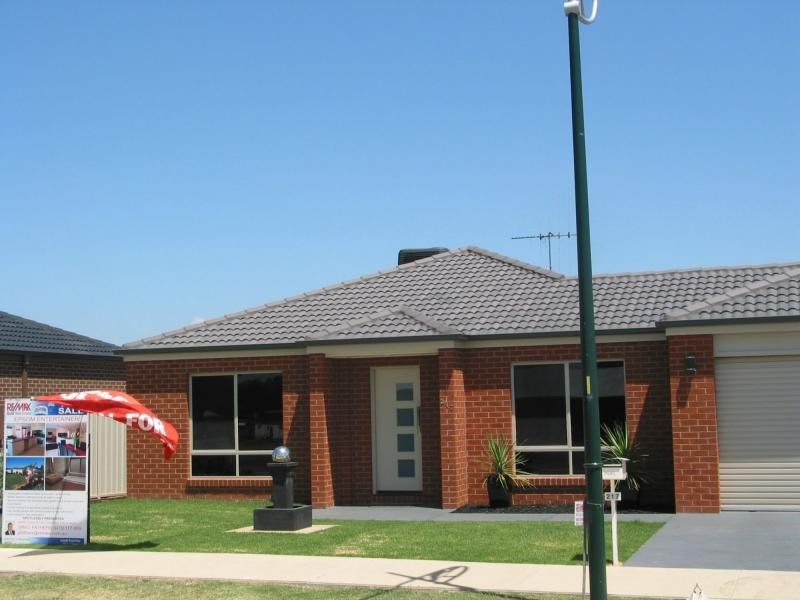 217 Station Street, Epsom VIC 3551