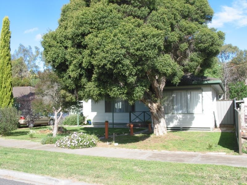 5 Beverley Street, Golden Square VIC 3555