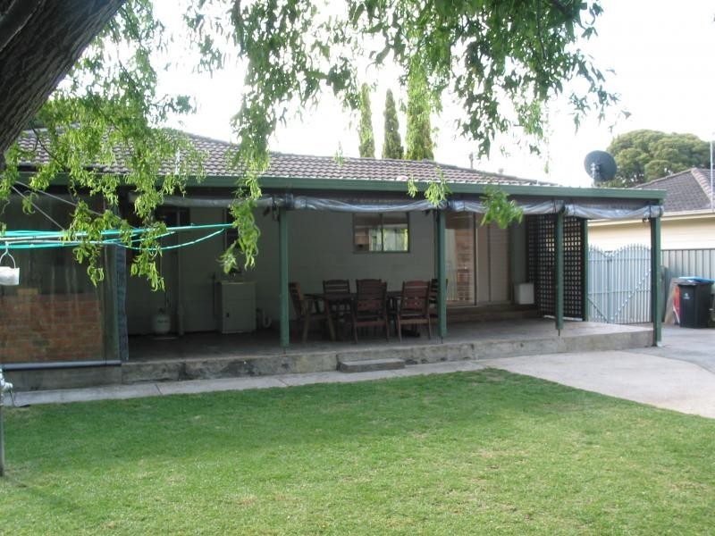 5 Beverley Street, Golden Square VIC 3555