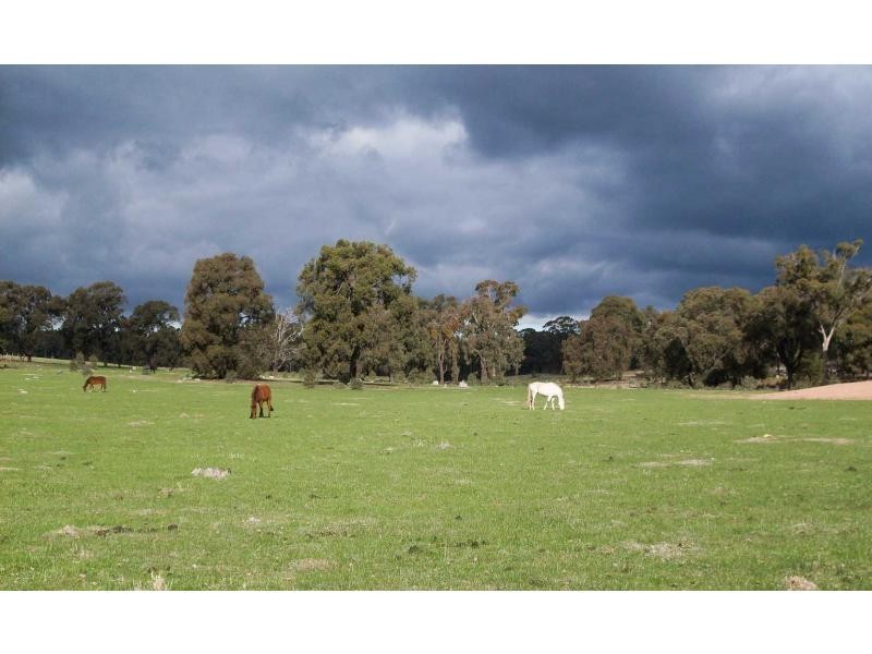 21c Tunnecliffs Lane, Heathcote VIC 3523