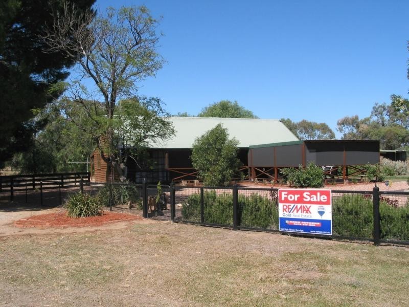 31 Chapel Street, Serpentine VIC 3517