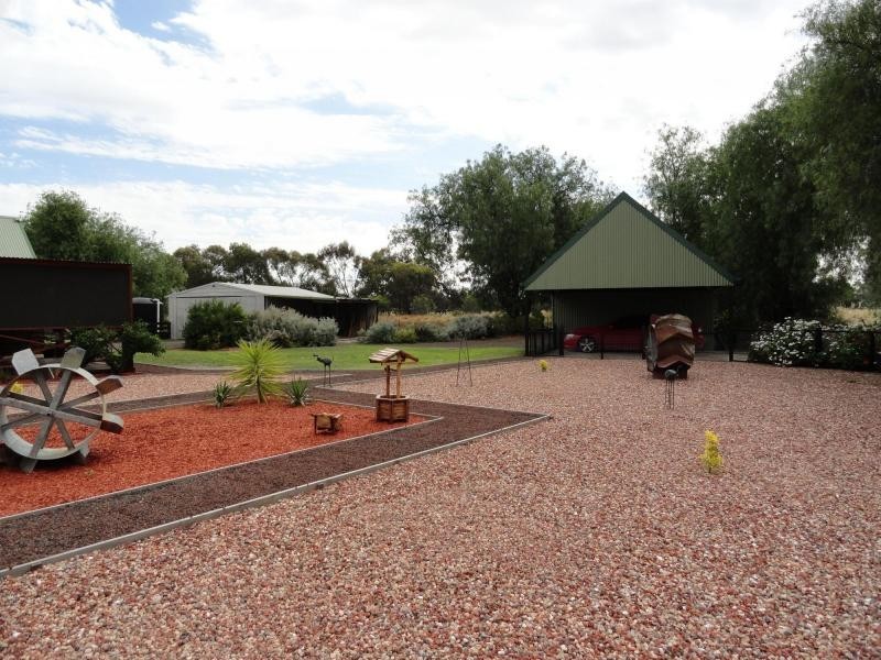 31 Chapel Street, Serpentine VIC 3517