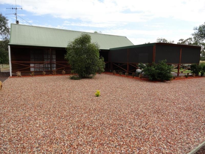 31 Chapel Street, Serpentine VIC 3517