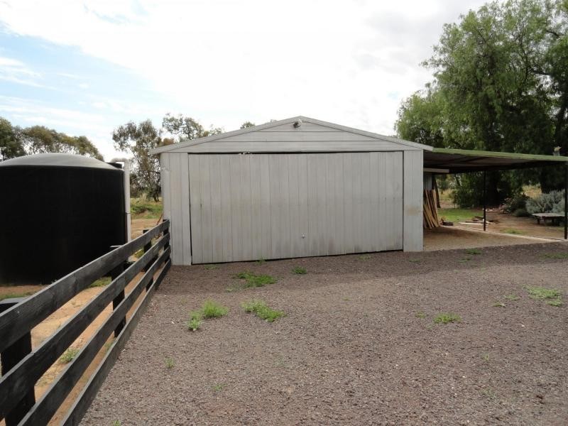 31 Chapel Street, Serpentine VIC 3517