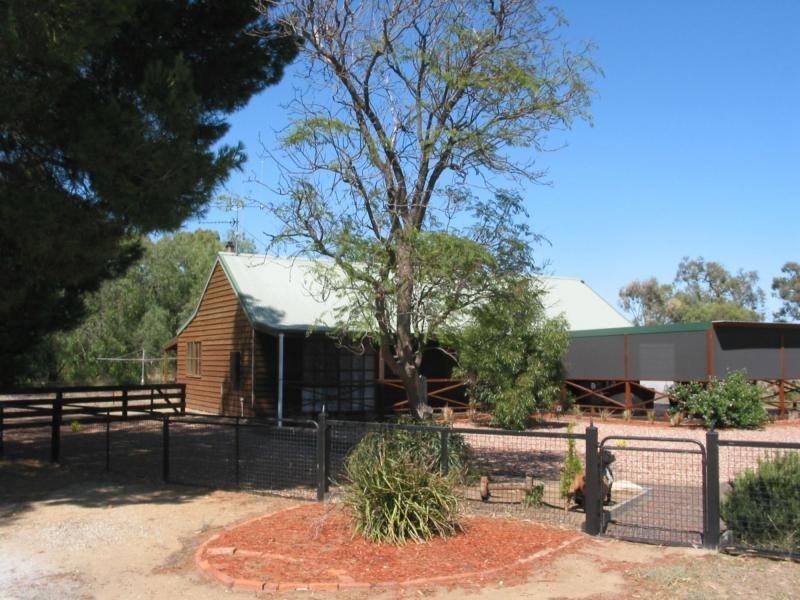 31 Chapel Street, Serpentine VIC 3517