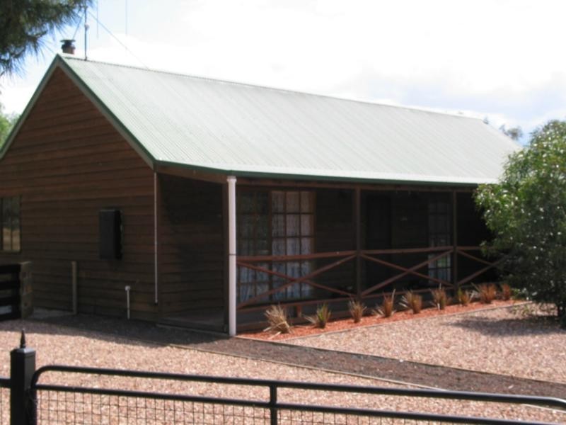 31 Chapel Street, Serpentine VIC 3517