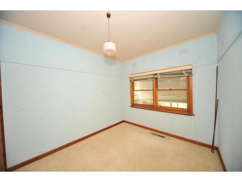 18 Carpenter Street, Kangaroo Flat VIC 3555