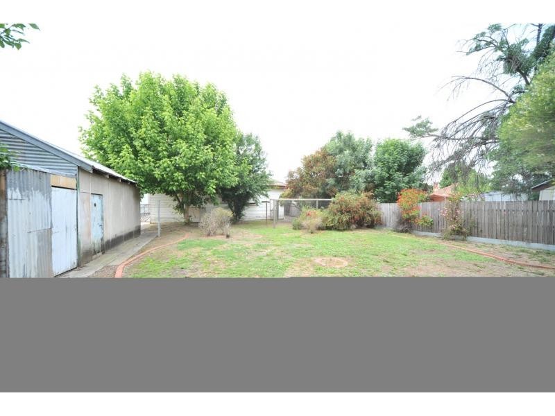 18 Carpenter Street, Kangaroo Flat VIC 3555