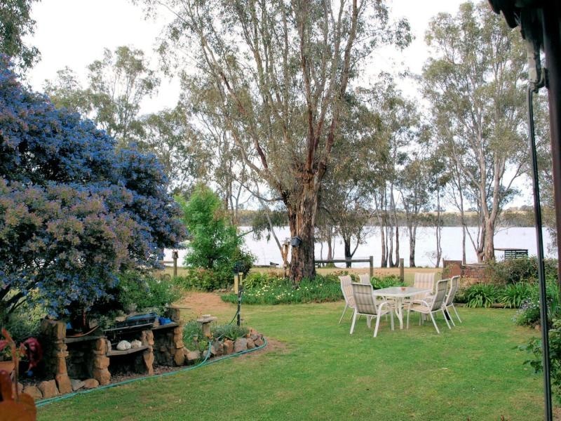 42 Lakeside Boulevard, Eppalock VIC 3551