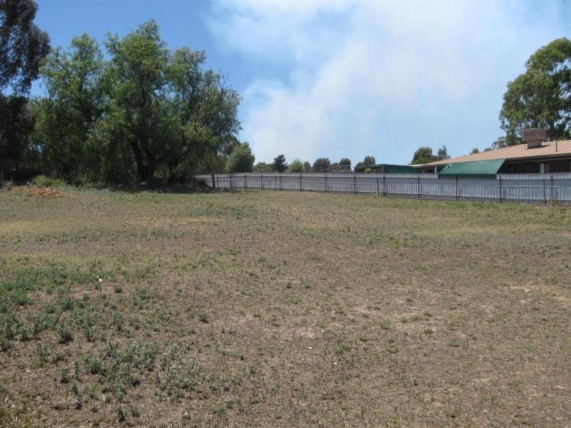 5 Lethebys Road, Eaglehawk VIC 3556