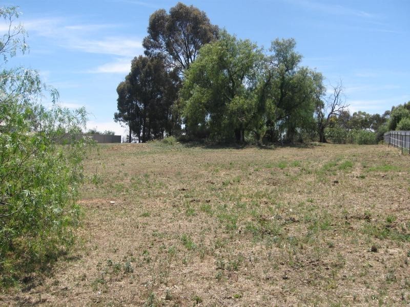 5 Lethebys Road, Eaglehawk VIC 3556