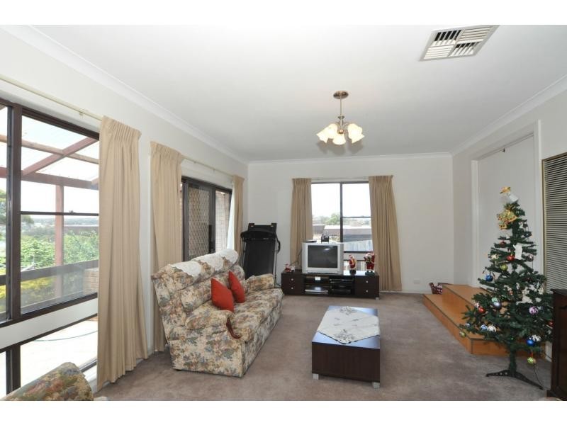 5 Kinrap Street, Kangaroo Flat VIC 3555