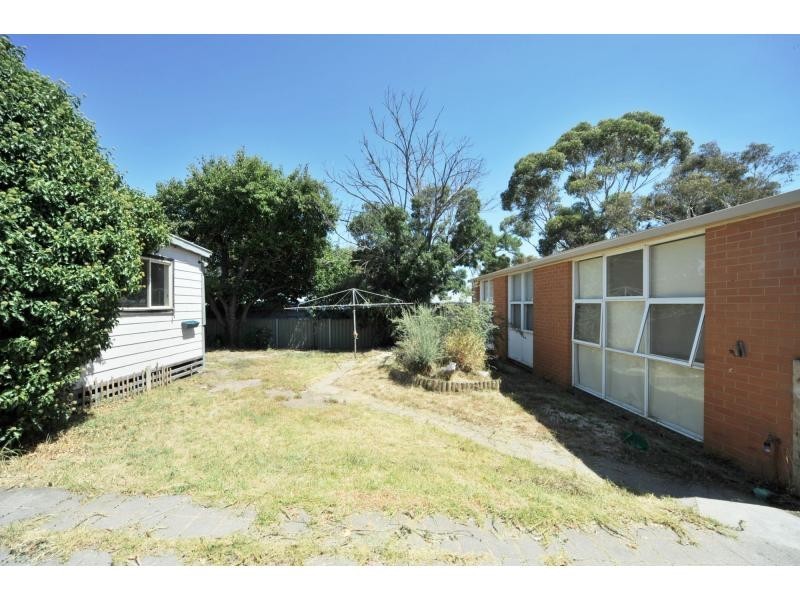 8 Houlahan Street, Flora Hill VIC 3550