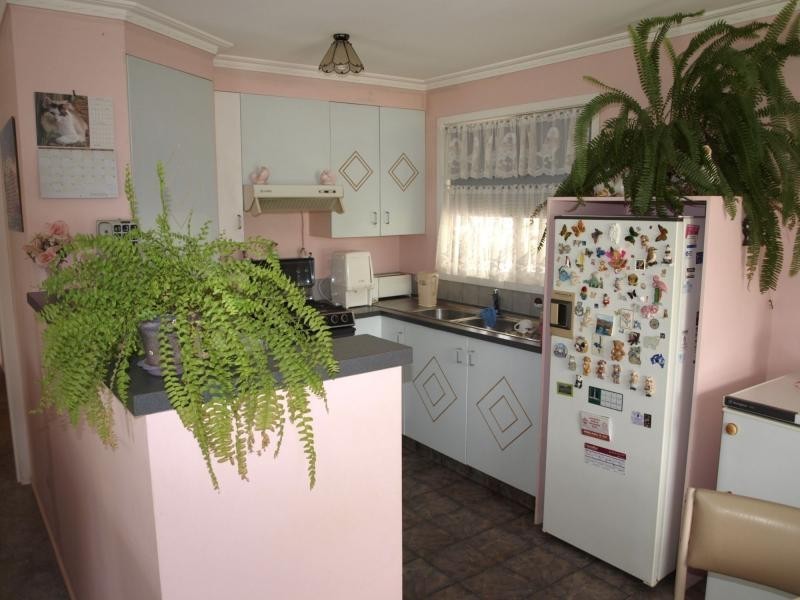 8 Redleaf Close, Heathcote VIC 3523