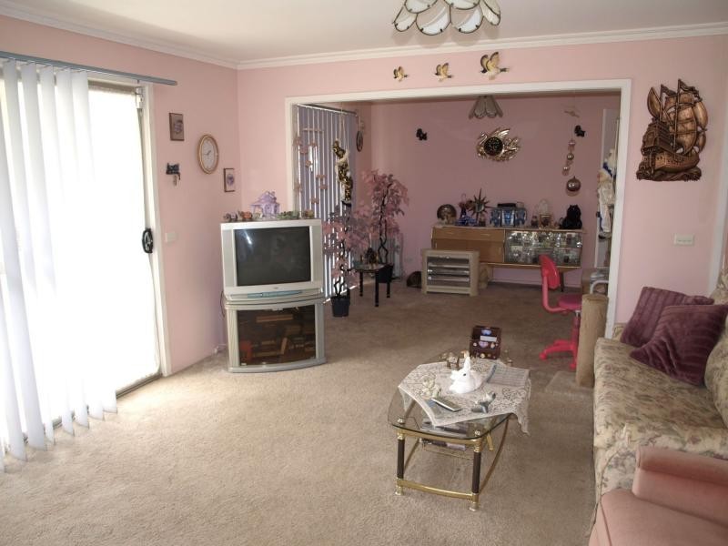 8 Redleaf Close, Heathcote VIC 3523