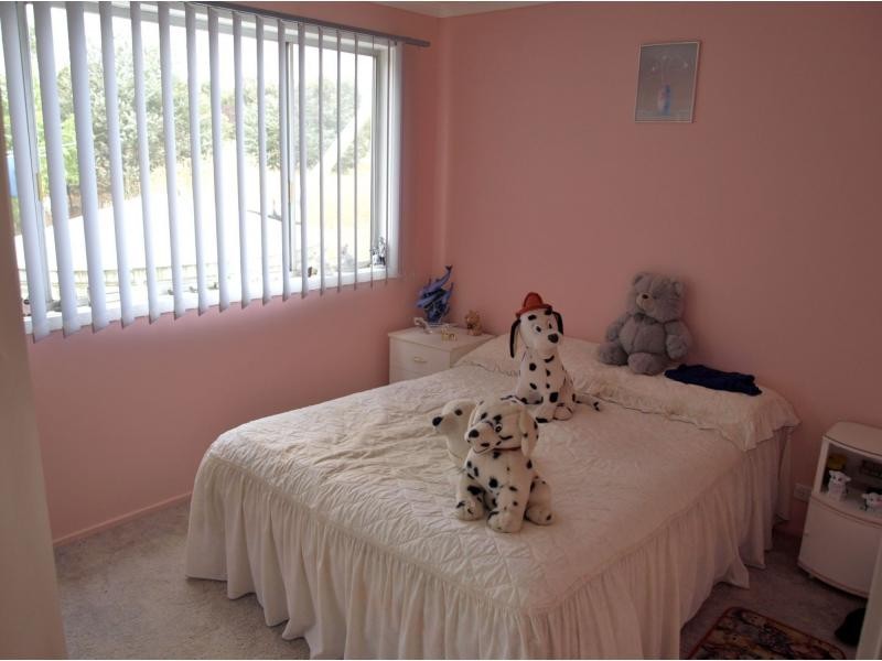 8 Redleaf Close, Heathcote VIC 3523