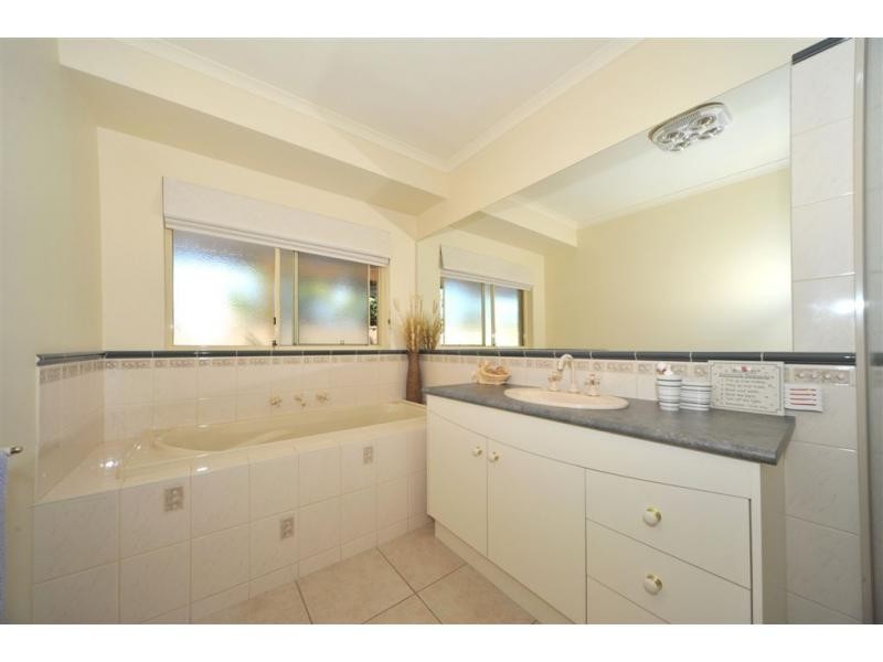 5 Young Court, Strathfieldsaye VIC 3551