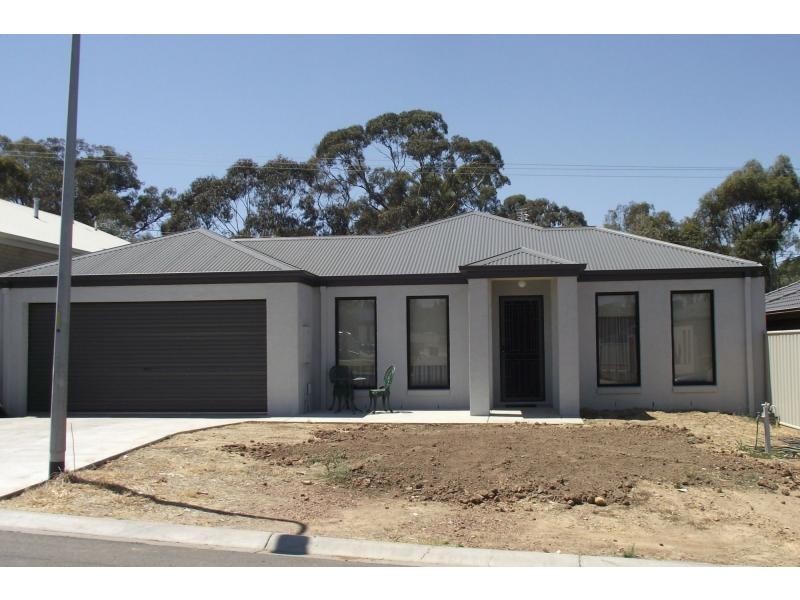13 Arbor Place, White Hills VIC 3550
