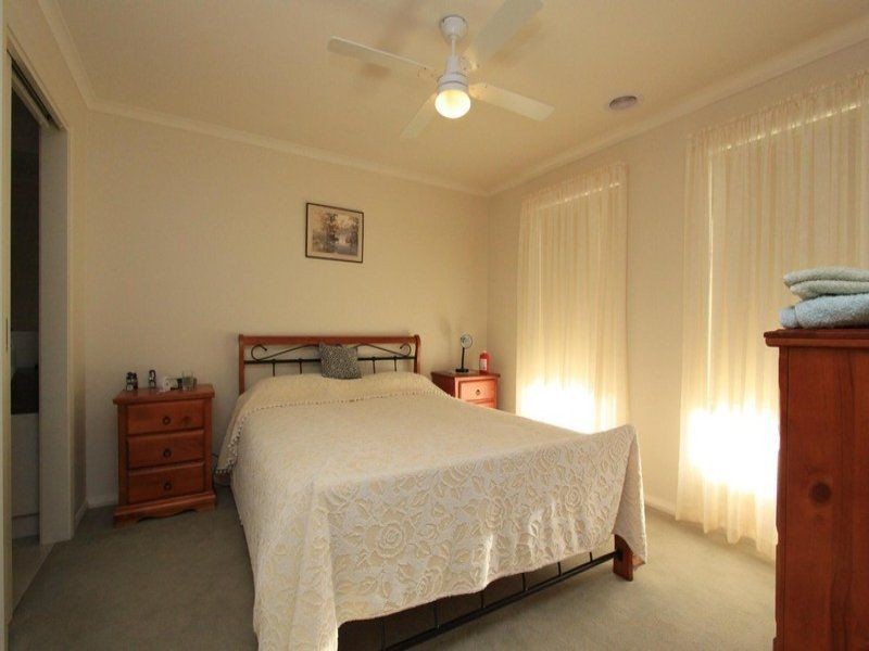 13 Arbor Place, White Hills VIC 3550