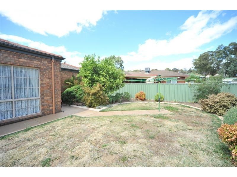 17 Lauren Court, Kangaroo Flat VIC 3555