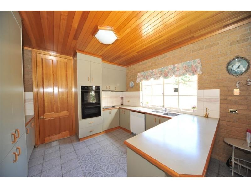 17 Lauren Court, Kangaroo Flat VIC 3555