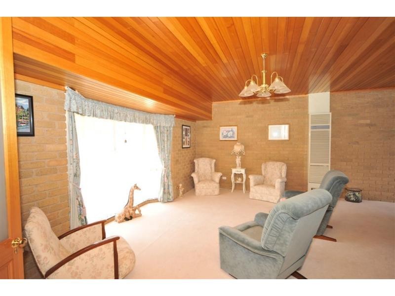 17 Lauren Court, Kangaroo Flat VIC 3555