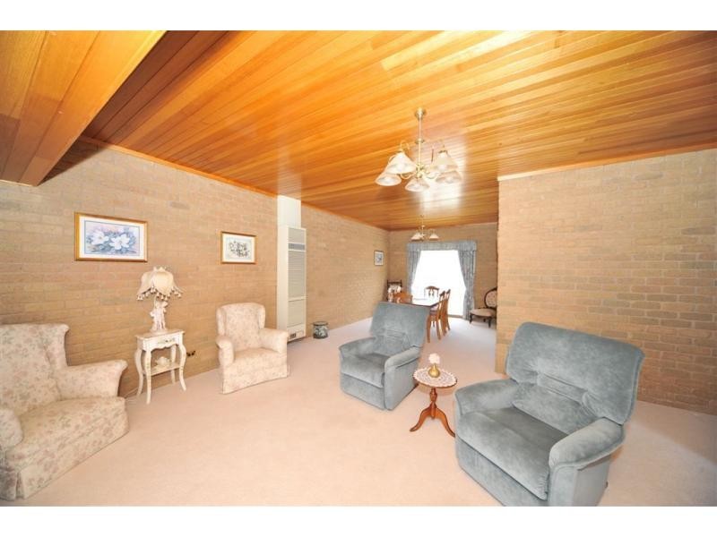 17 Lauren Court, Kangaroo Flat VIC 3555