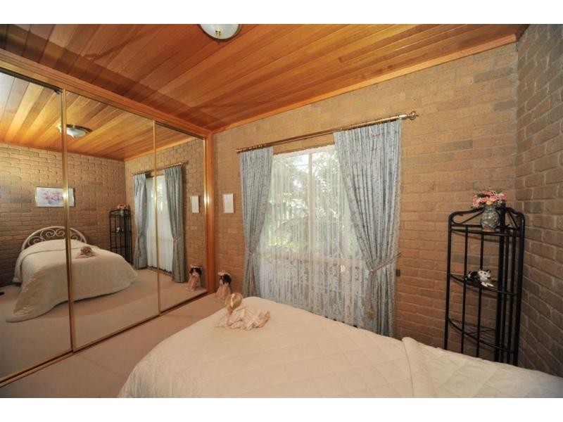 17 Lauren Court, Kangaroo Flat VIC 3555