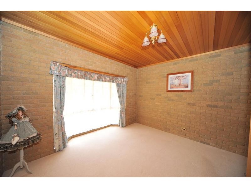 17 Lauren Court, Kangaroo Flat VIC 3555