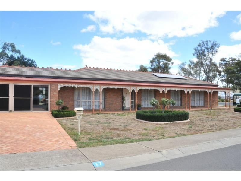 17 Lauren Court, Kangaroo Flat VIC 3555