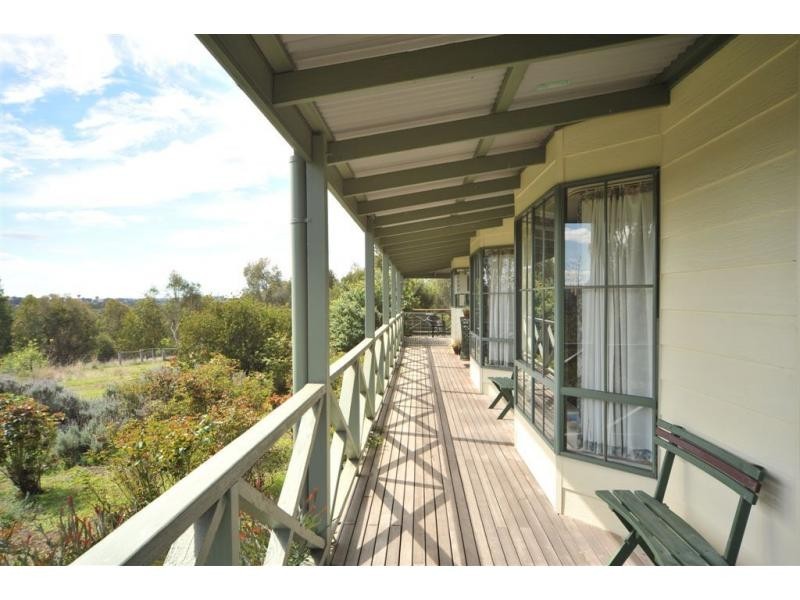 29 Horsburgh Court, Heathcote VIC 3523