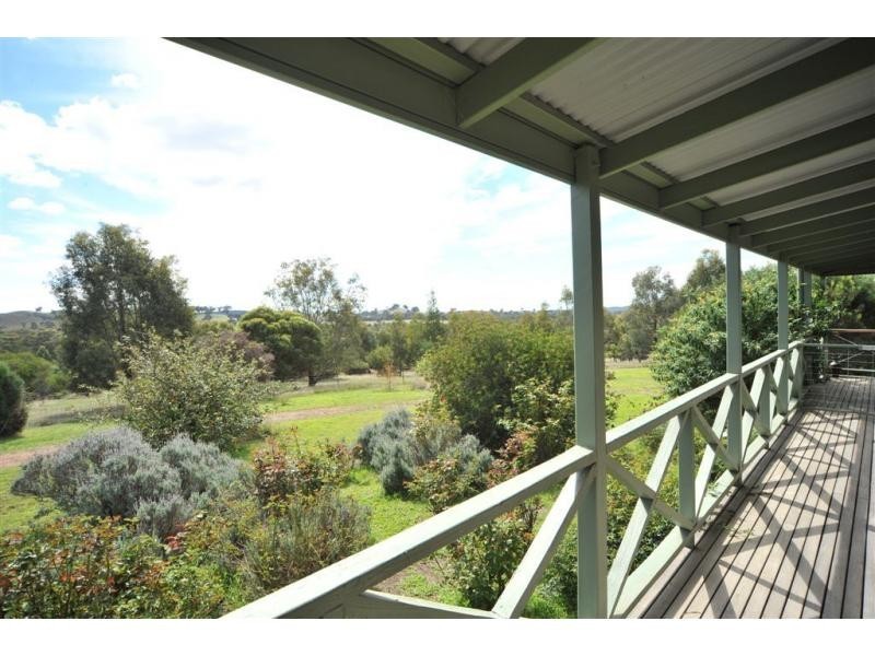 29 Horsburgh Court, Heathcote VIC 3523