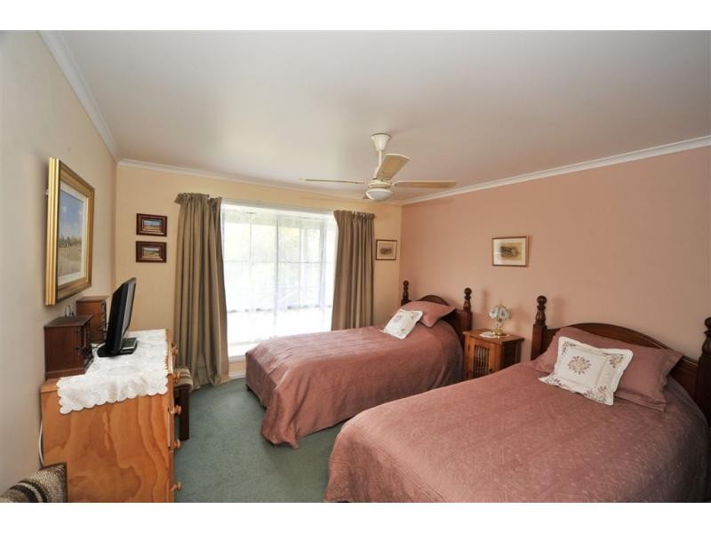 29 Horsburgh Court, Heathcote VIC 3523