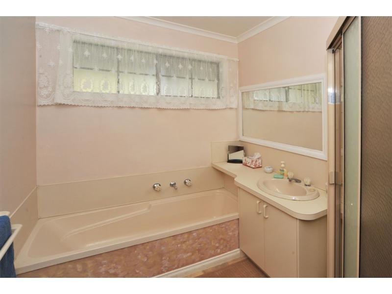 29 Horsburgh Court, Heathcote VIC 3523