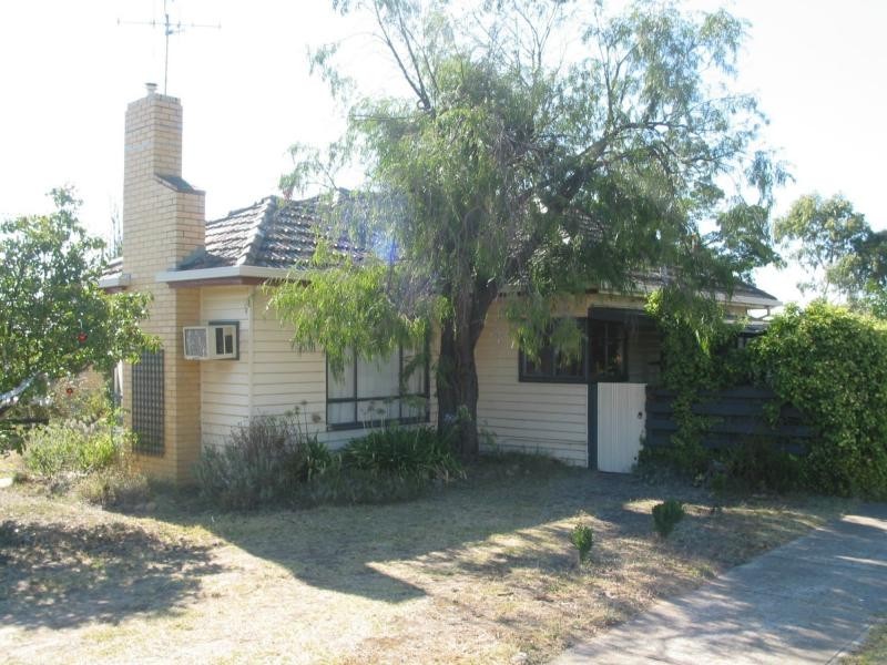 3 Stanfield Street, Long Gully VIC 3550