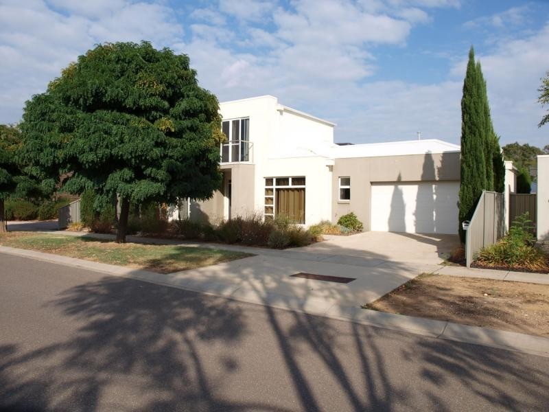 8 The Boulevard, Bendigo VIC 3550