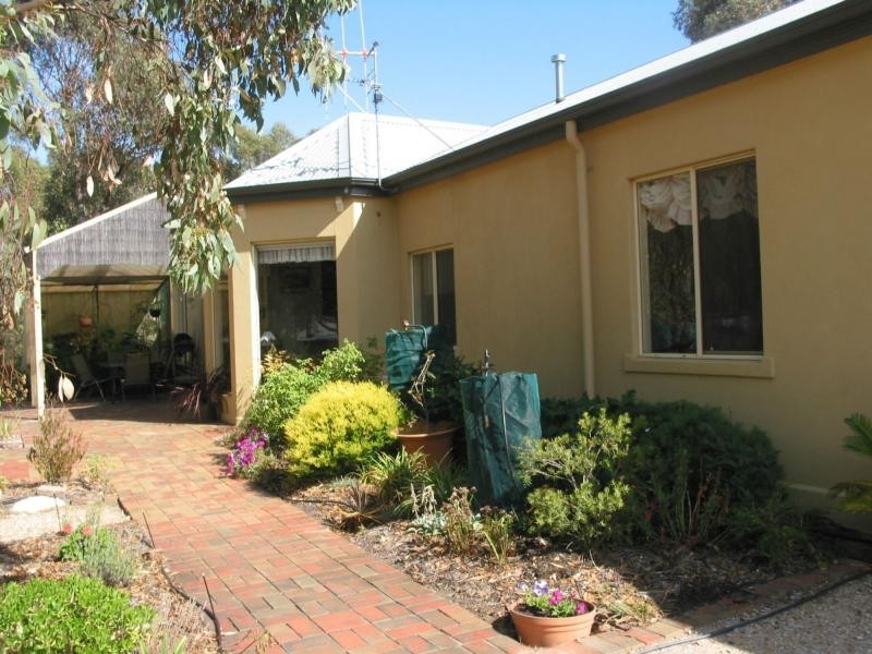 14 Tandarri Road, Junortoun VIC 3551