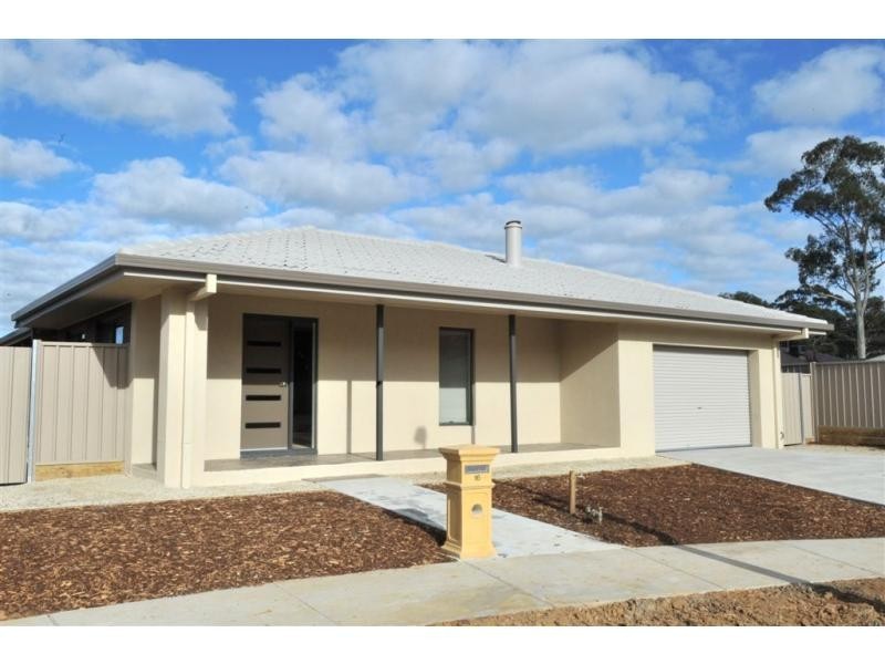 16 Edgewater Close, Jackass Flat VIC 3556