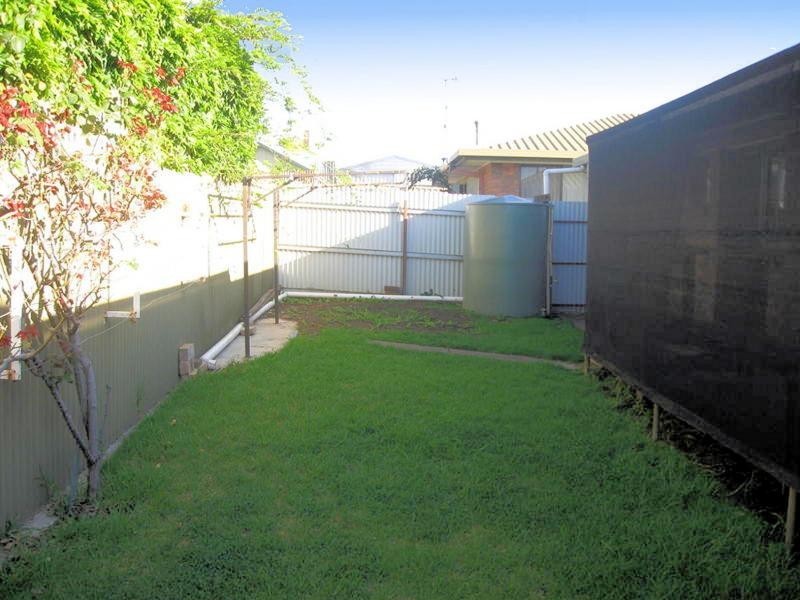 Unit 2/25 Simpsons Road, Eaglehawk VIC 3556