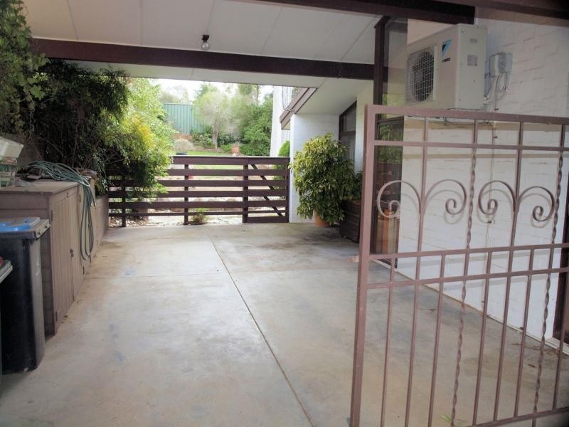 37 Putnam Avenue, Strathdale VIC 3550