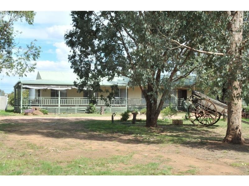 76 Market St, Newbridge VIC 3551