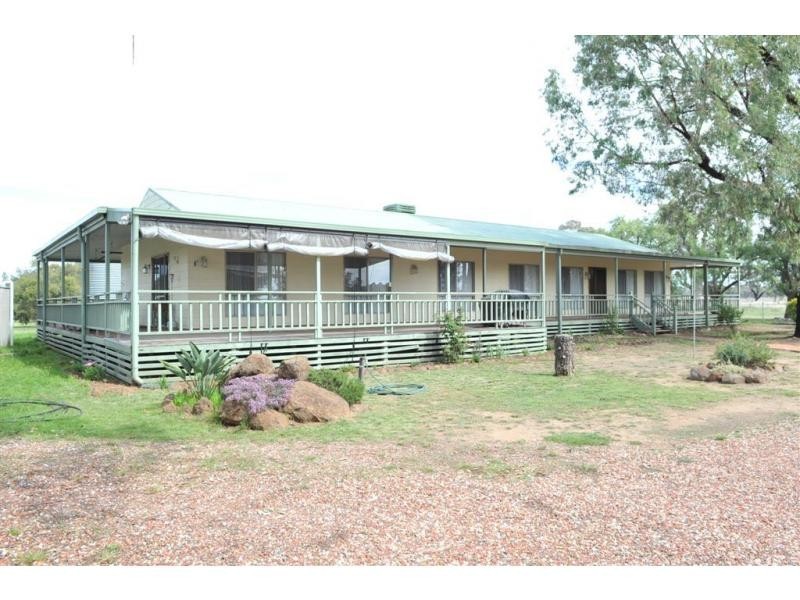 76 Market St, Newbridge VIC 3551