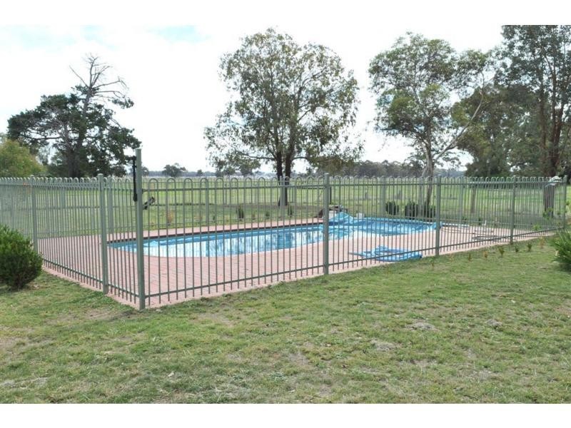 76 Market St, Newbridge VIC 3551